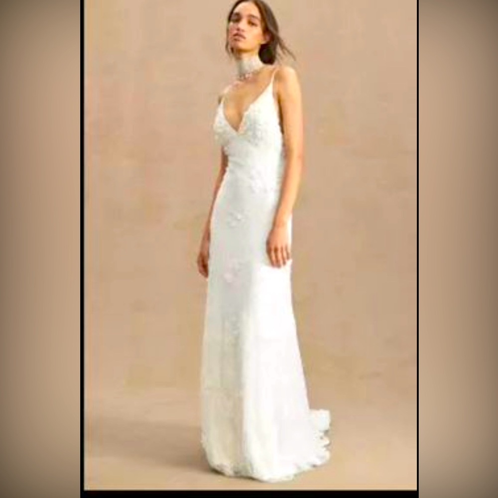 BHLDN MEADOW V-NECK FLORAL APPLIQUÉ SHEATH WEDDING GOWN